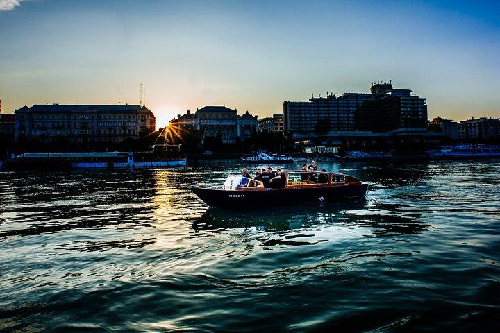Private Danube Sightseeing Cruise in Budapest
