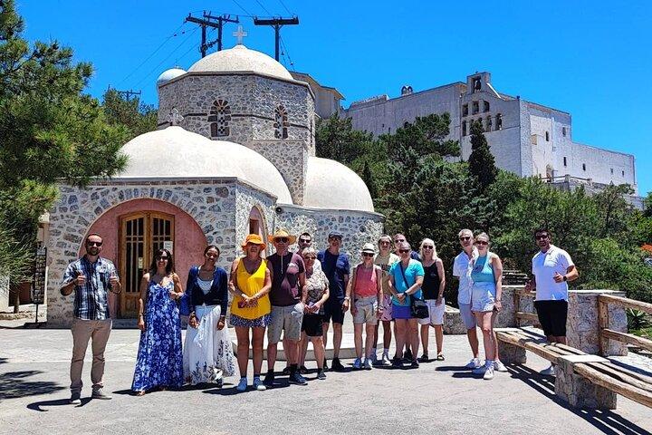 Santorini Half-Day Small Group Tour: Villages, Oia, Caldera Views