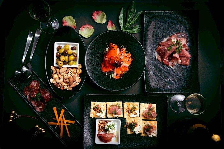 Osaka Umeda: PICCADILLY DINNER SHOW&NIGHTCLUB with Tasting