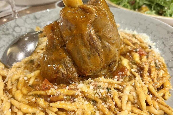 Food & History Walk in Vemetian Heraklion