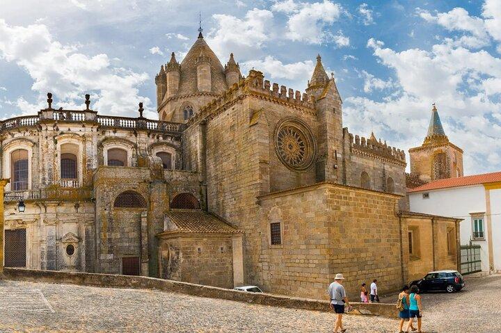 Évora Private Tour - Cork Factory Visit Included