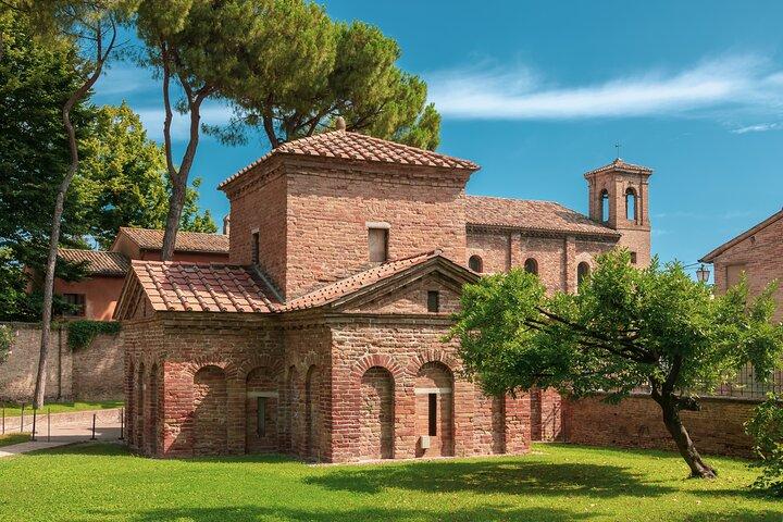 Private direct transfer: Florence to Ravenna, with local driver