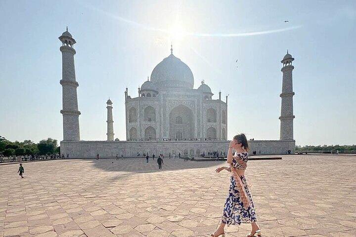 Private Same-Day Taj Mahal & Agra Fort Tour from Jaipur by Car