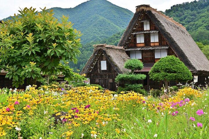 Shirakawago & Takayama Bus Tour from Nagoya w/Optional Lunch