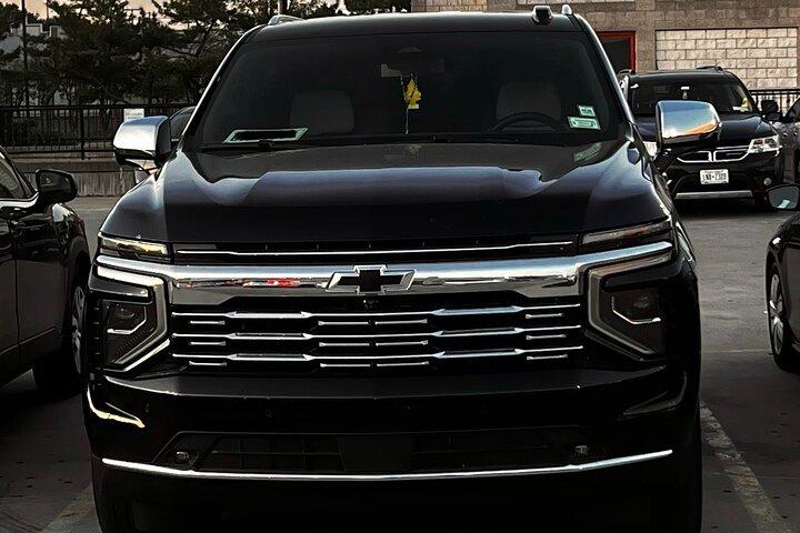 EWR, LGA, JFK Private Airport Transfer in NYC with SUV or Sedan