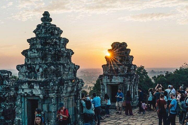 Siem Reap Private Full Day Angkor Wat Tour with Sunset or Sunrise