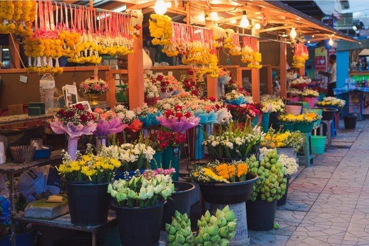 Bangkok After Dark Tuk-Tuk Temples, Markets and Street Food