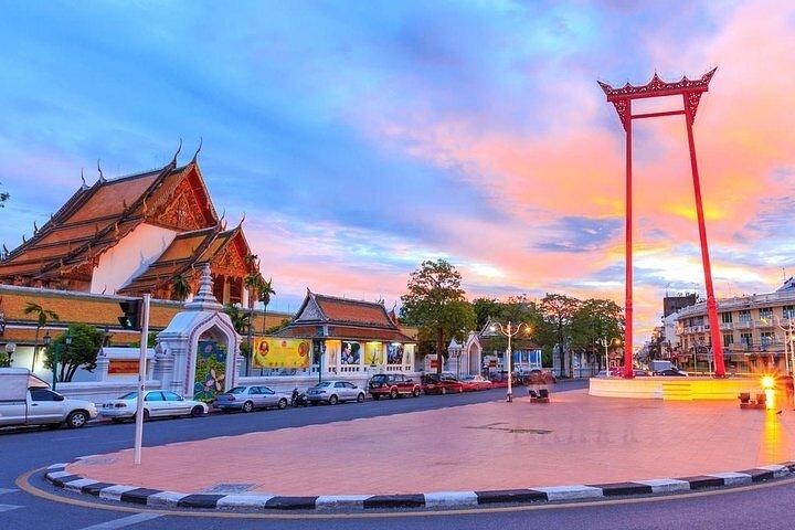 Bangkok After Dark Tuk-Tuk Temples, Markets and Street Food