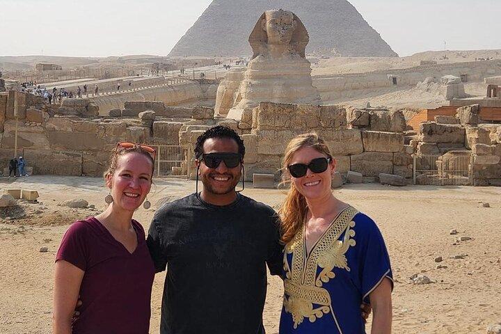 Private Pyramids & GEM Tour with Local Koshary Lunch
