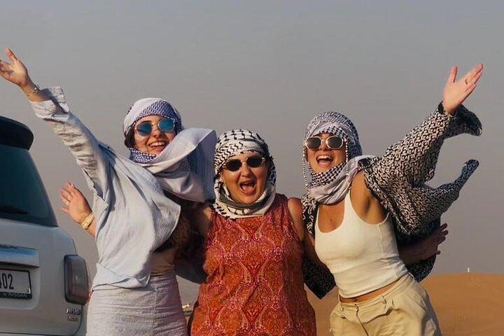 Vip Red dunes Dubai desert Safari BBQ quad Dinner Shows