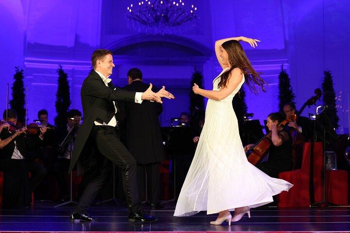 Evening at Schönbrunn Palace Vienna: 3-course Dinner and Concert