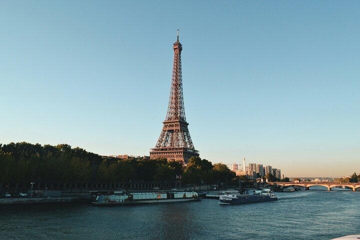 Eiffel Tower Private Tour with Summit Access