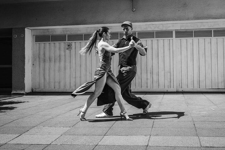 Intimate and fun Tango class in Buenos Aires