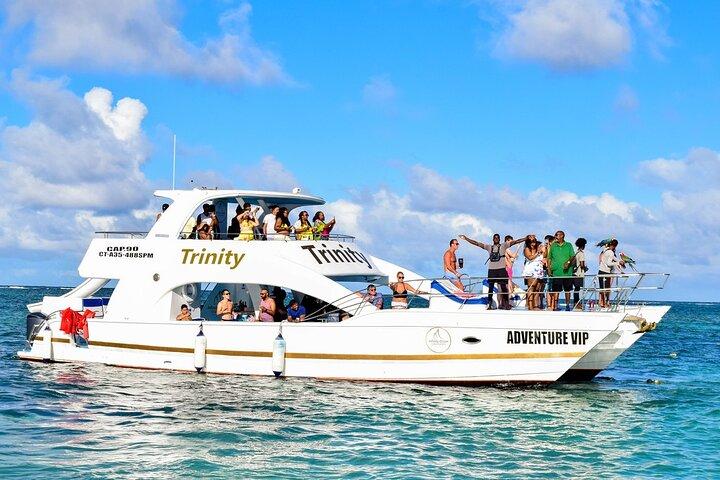 Exclusive Hip Hop party boat in with Open Bar Punta Cana