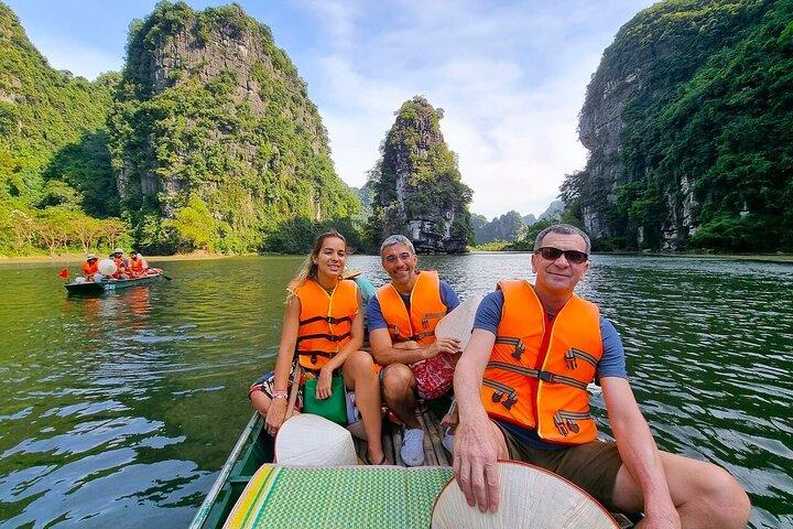 Hanoi: Private Day Tour Explore Trang An, Bich Dong & Mua Caves