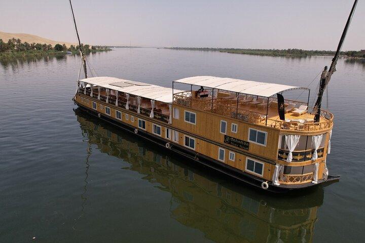 Luxor to Aswan 4 nights on a luxury Nile Dahabeya with tours.