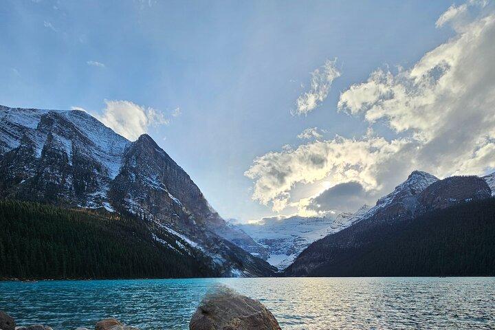 From Banff: Moraine Lake and Lake Louise Half Day Tour