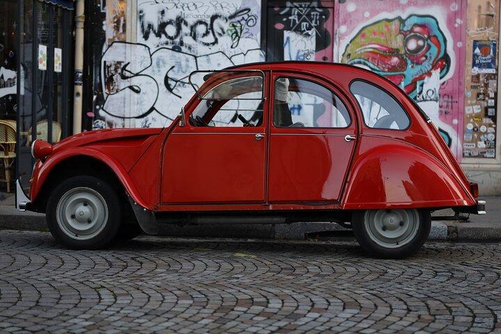 2cv Paris tours Saint Germain Quarter Cabaret Ticket Experience