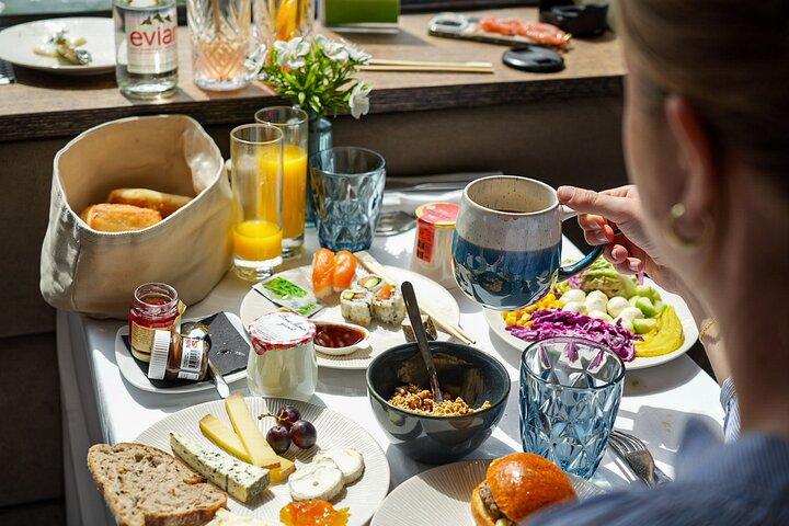 Unlimited brunch cruise on the Seine