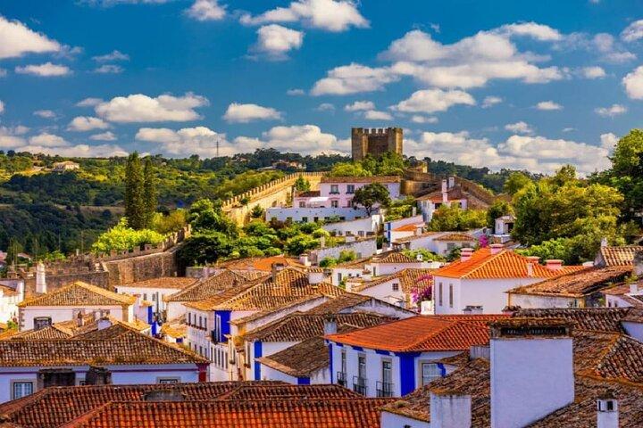 Fátima and Silver Coast Wonders: Small Group Tour from Lisbon