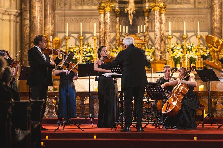 Vienna: Festive Advent, Christmas and New Year concerts