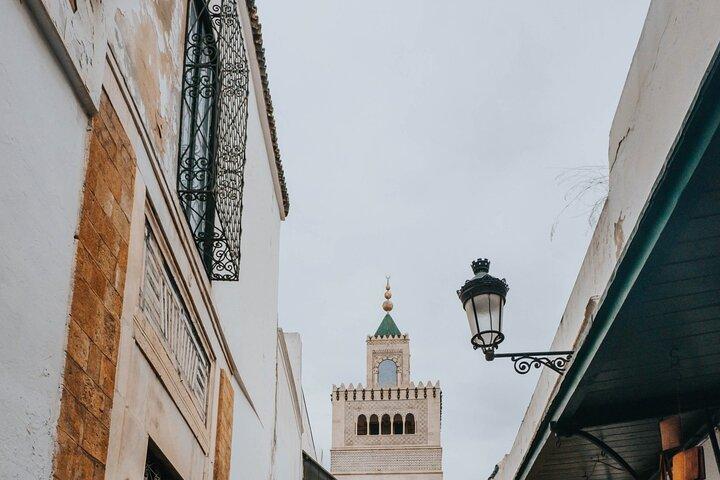 Guided tour of the Tunis Medina & street food tasting