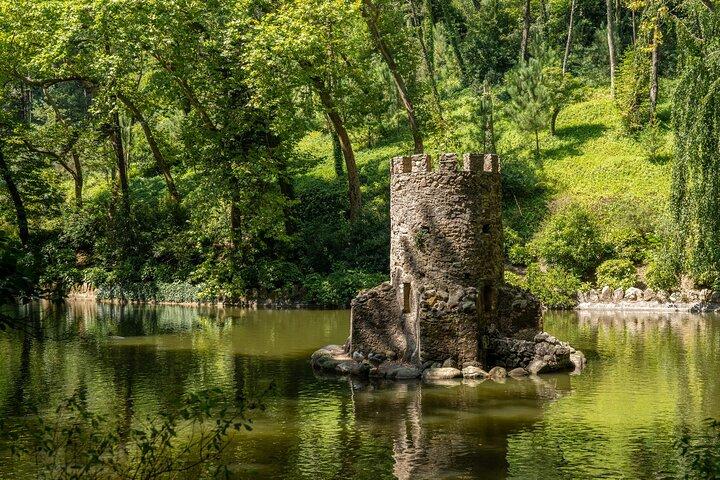 Small Group Tour: Sintra, Pena Palace, Cape Roca & Cascais
