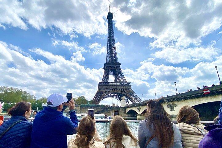 Full-Day Self-Guided Paris Tour from London by Eurostar with Seine River Cruise