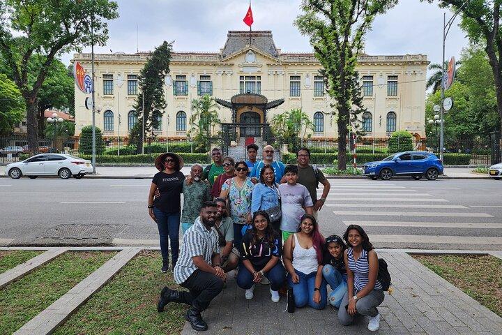 Hanoi: Old Quarter and French Quarter Walking Food Tour