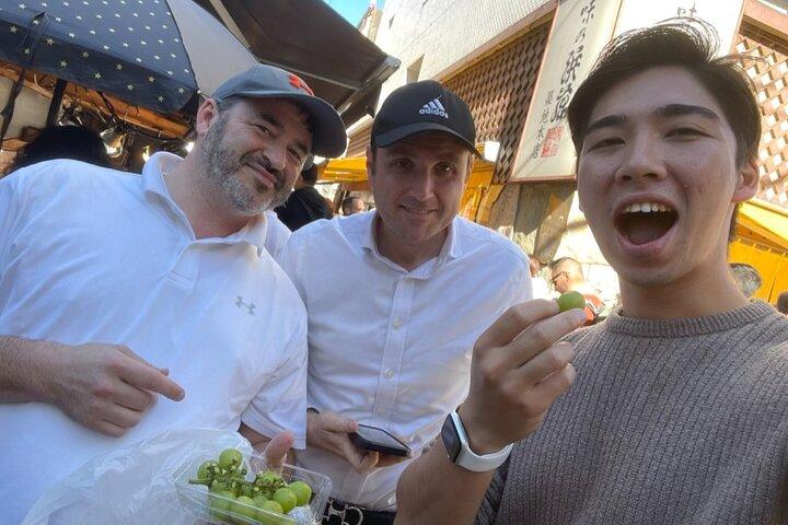 Private Tsukiji Outer Market Tour: Temple, Tastes & Matcha Tea