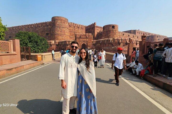 Agra: Skip the Line Taj Mahal and Agra Fort Private Tour