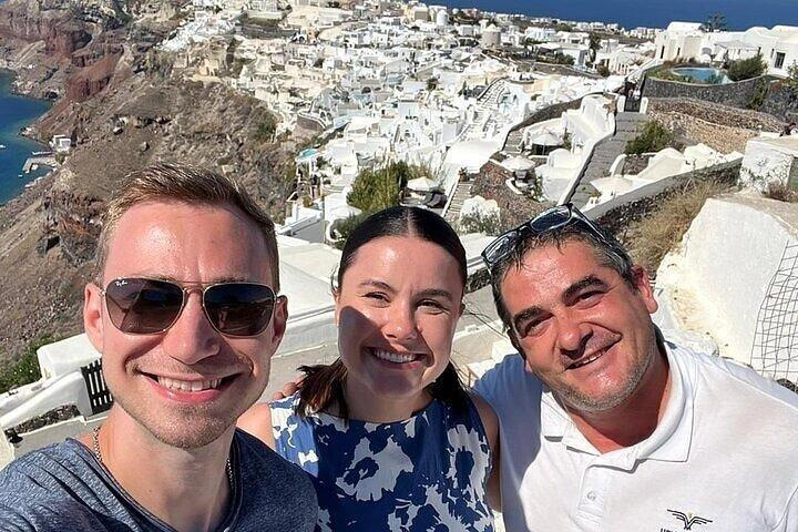 Private Transfer in Santorini - Airport,Hotel & Town Pickups
