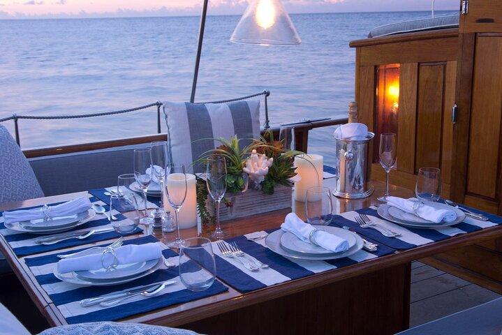 Sail & Dine Sailboat Tour With Sunset