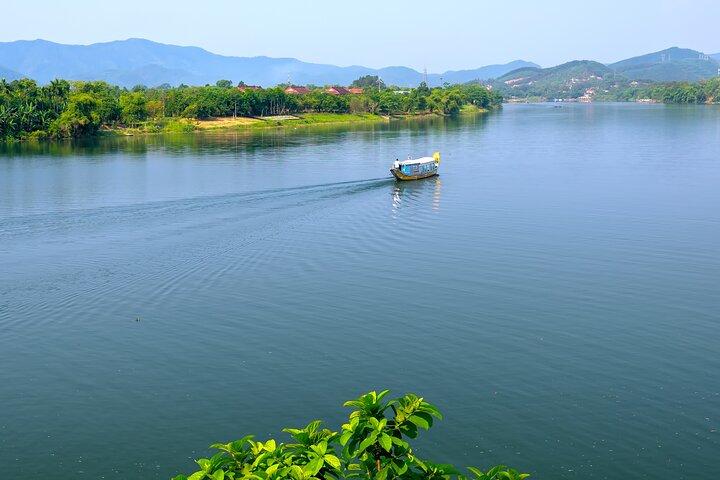 Hue: Dragon Boat, Perfume River, Pagoda & Royal Tomb Tour