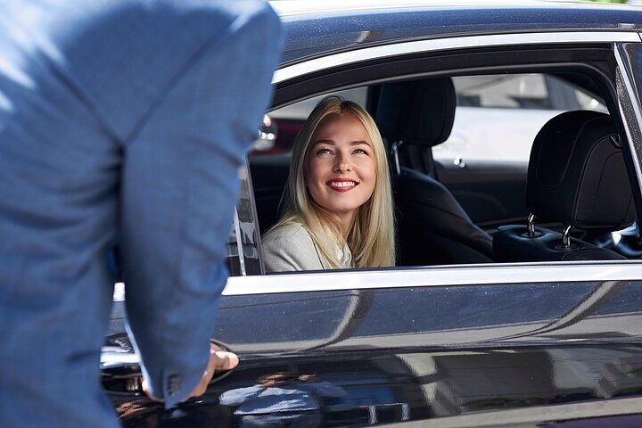 Private Transfer from Schiphol Airport to Amsterdam