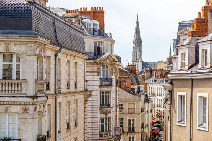 Nantes Scavenger Hunt & Highlights Self-Guided Walking Tour