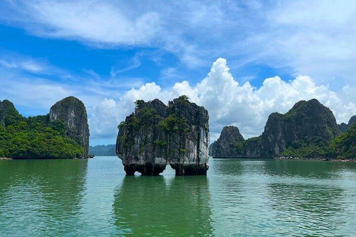 Exclusive 4-Hour Private Cruise in Hidden Gems of Halong Bay