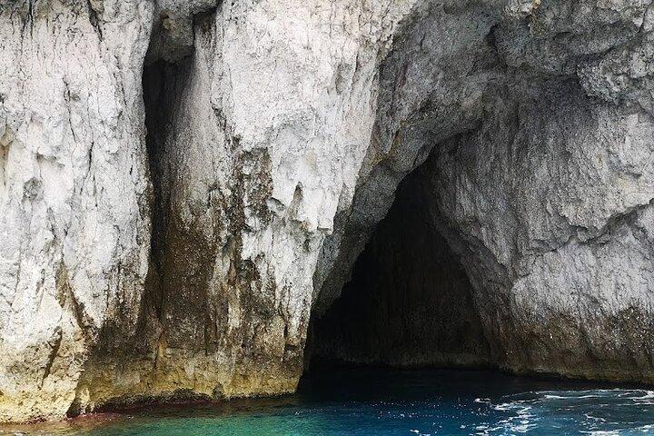 Syracuse Ortigia and Sea Caves Boat Tour with Captain Mirko