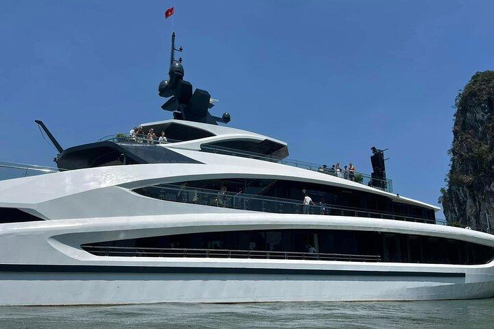Premium Halong & Lan Ha Bay Yacht Tour with Taliya Day Cruise