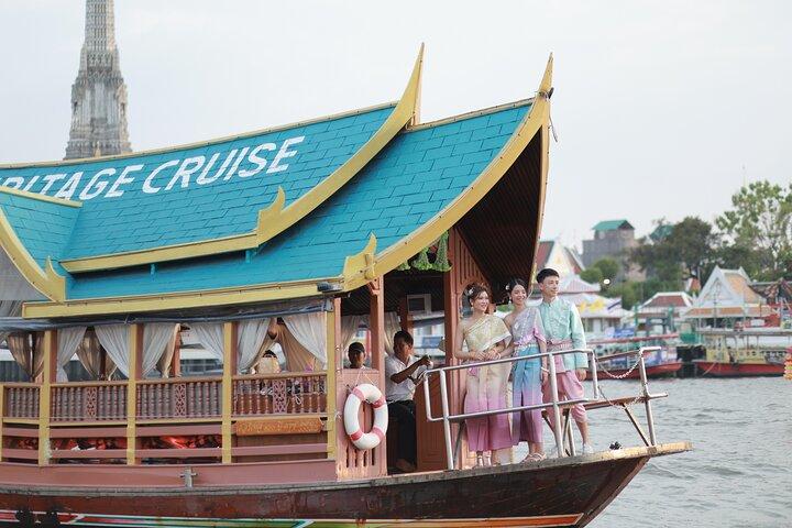Heritage Cruise and Wat Arun Instagram Photo Experience