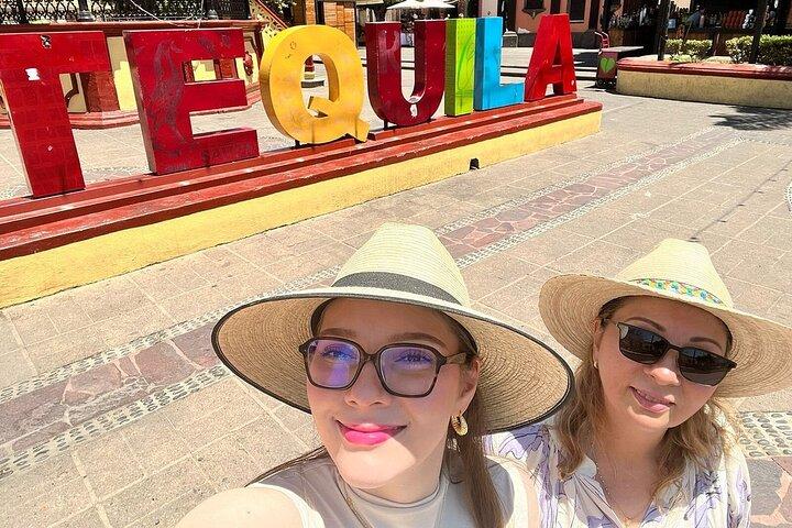 Private Tour to Tequila: Artisan Distillery and Campos de Agave