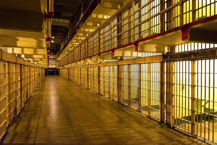 Alcatraz Inside Access Ferry and Audio Tour with Night Option