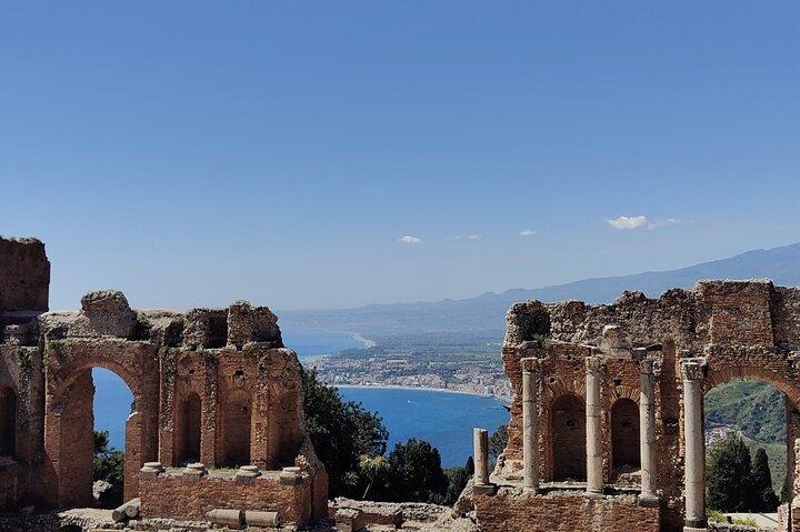 Taormina Isola bella : private cruise tours from Messina
