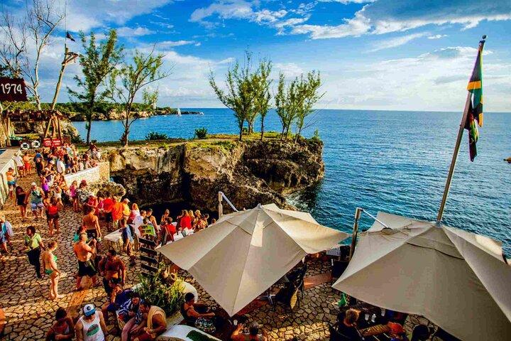 Seven Mile Beach and Rick's Cafe Sunset Tour in Negril Jamaica