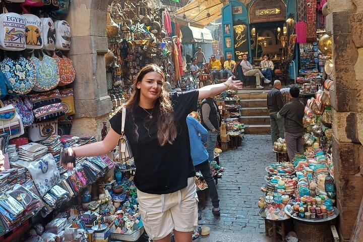 Cairo VIP Tour: Pyramids, Sphinx, Grand Egyptian Museum & Bazaar