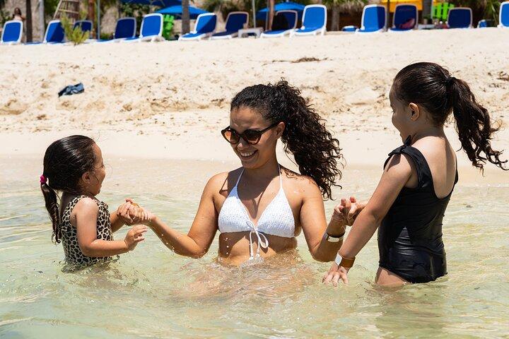 Cozumel: Day Pass Access at KUZÁ Beach Club Experiences