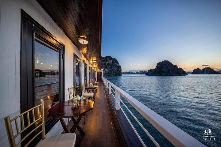 Hanoi: 2-Day Bai Tu Long Bay Escape aboard Treasure Junk Cruise