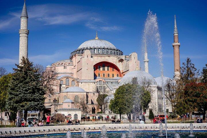 Istanbul Old City Tour: Hagia Sophia, Blue Mosque & Grand Bazaar