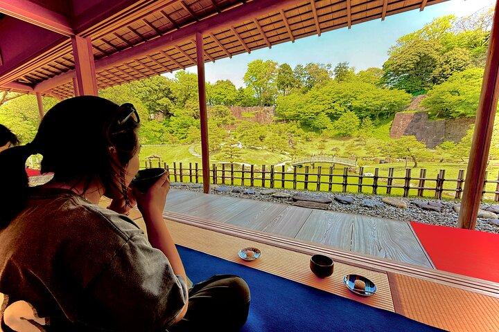 Kanazawa Full Day Private Tour to Top Highlights with Local Guide