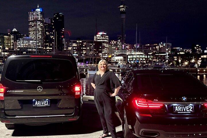 Luxury Auckland Private Tour in Modern Black Mercedes Tourer